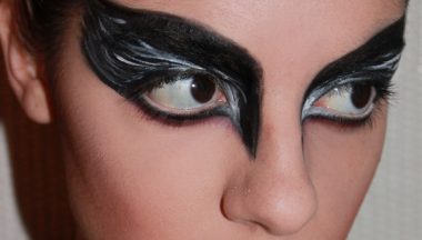 Tutorial Make Up Black Swan