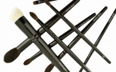 makeup artist Wayne Goss Linea Pennelli