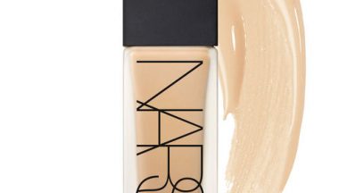 All Day Luminous Wightless Foundation di Nars