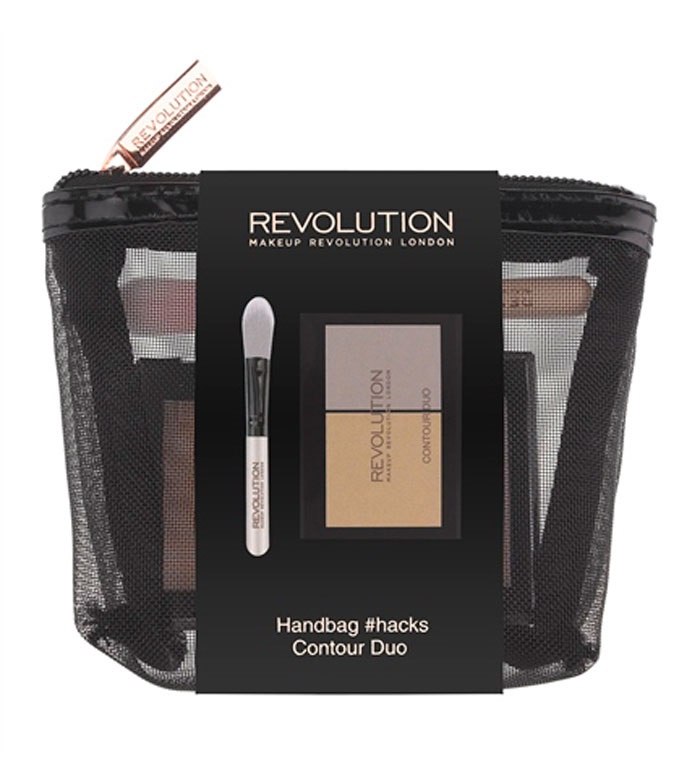 Un magnifico kit perfetto per un look seducente e glamour, appositamente studiato per le feste in arrivo. Rendete estremamente volumizzate le vostre ciglia e magnificamente intenso il vostro sguardo grazie al mascara Scandal’eyes Reloaded e alla matita occhi Scandal’eyes. A completamento del vostro look, per un tocco boho chic, l’immancabile rossetto rosso della Kate Anniversary Collection.  Contenuto:  Mascara Scandal’eyes Reloded – Black  Matita Scandal’eyes – Black  Lipstick Kate Anniversary Collection