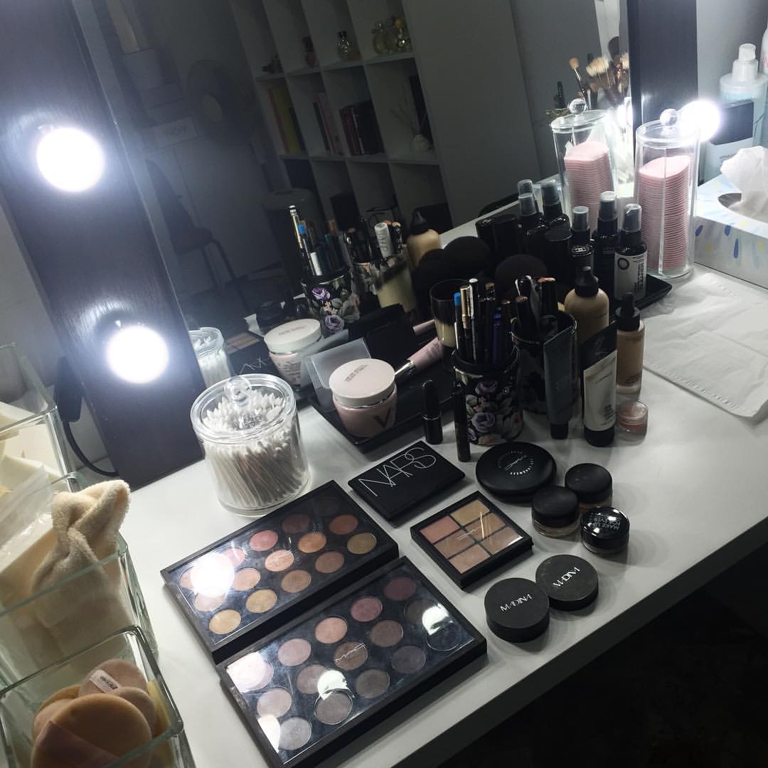 30 prodotti per l'igiene del kit professionale: come pulire i pennelli e  disinfettare il make up