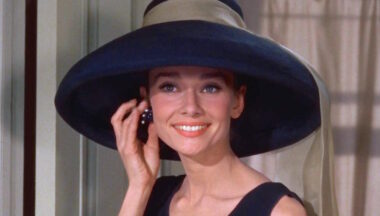 Audrey_Hepburn_Tiffany's